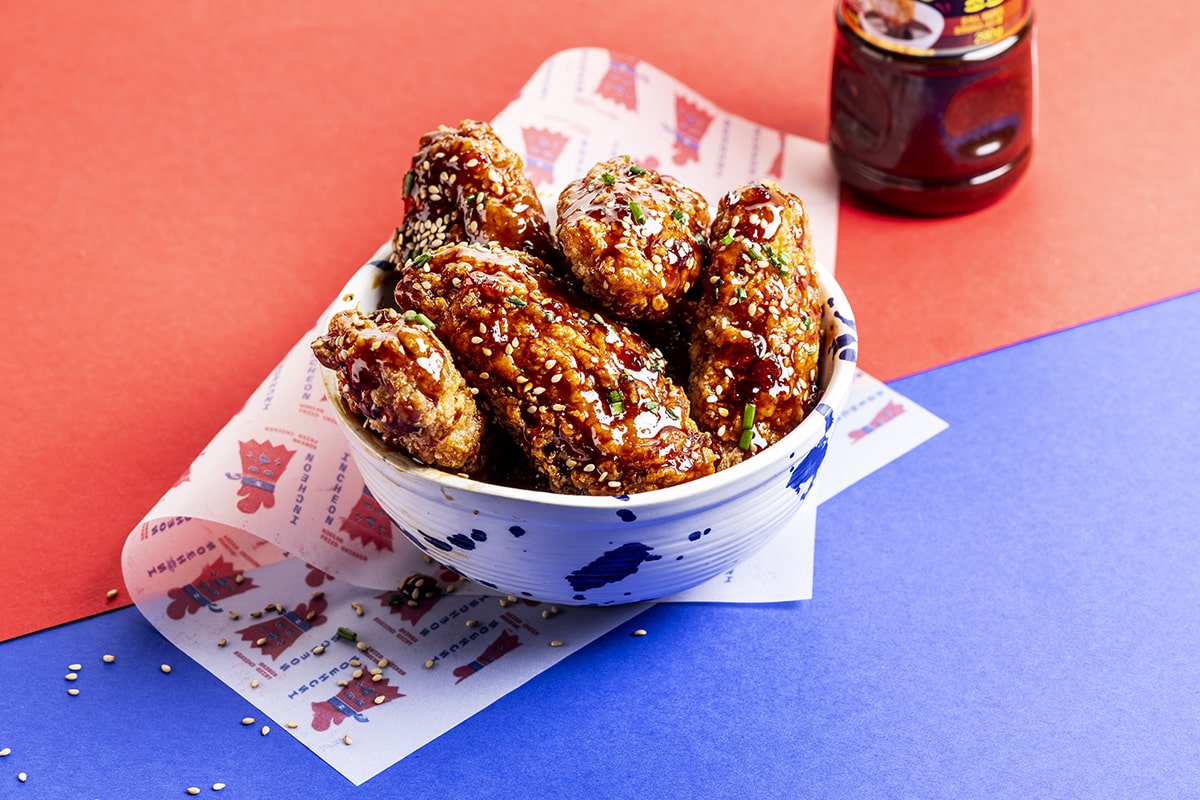 Yu.eat, yueat, Yu.eat, yu eat: Dakdak wings